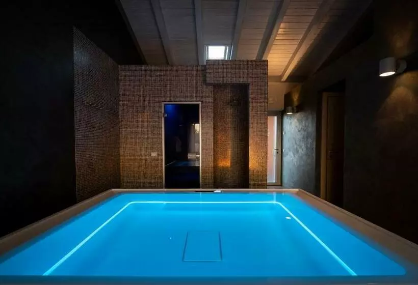 هتل Agriturismo Tre Colline