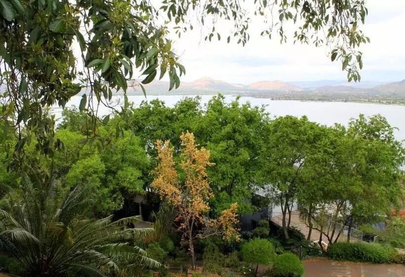 Majatalo Hartbeespoortdam Lodge