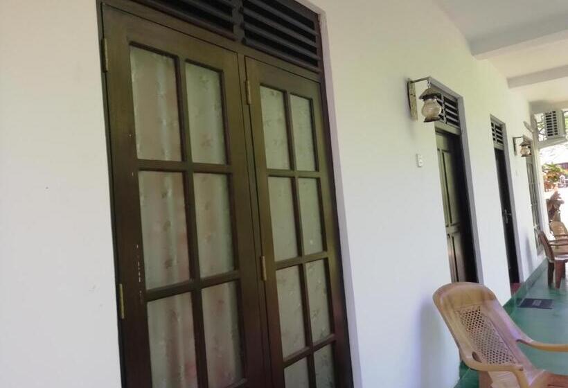 펜션 Jungle Guest ,mirissa