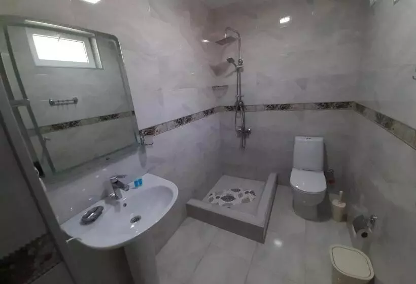 پانسیون Kazbegi Guide