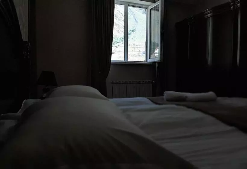 پانسیون Kazbegi Guide