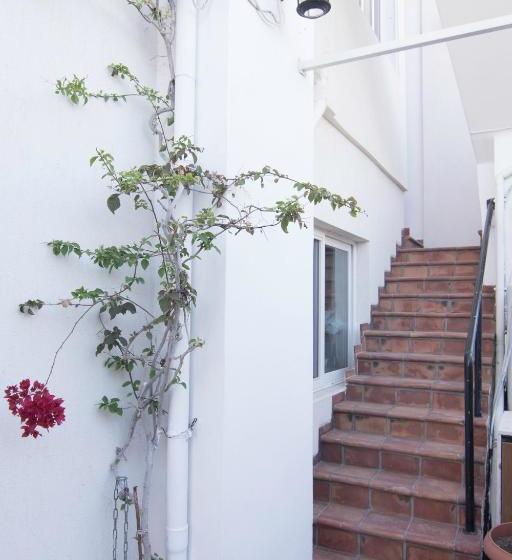 بنسيون Niki Rooms