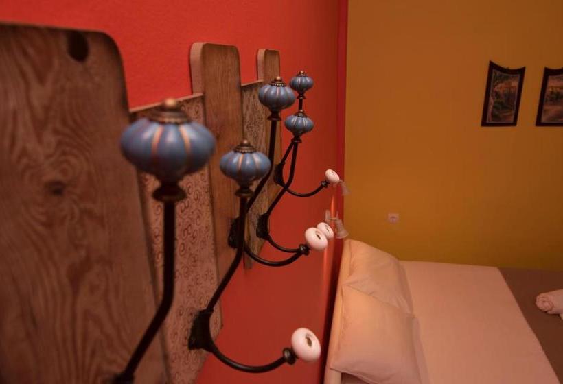 بنسيون Niki Rooms