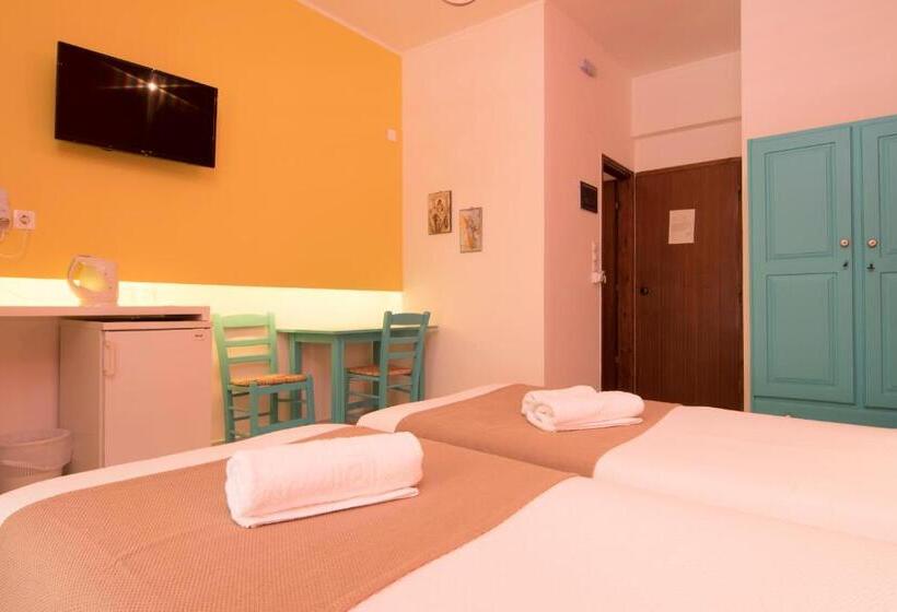 بنسيون Niki Rooms