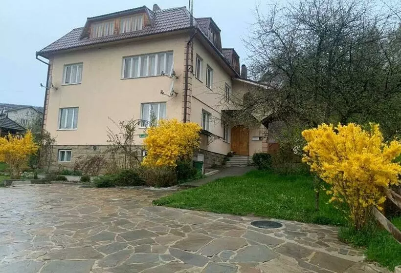 Majatalo Sadyba U Lesi