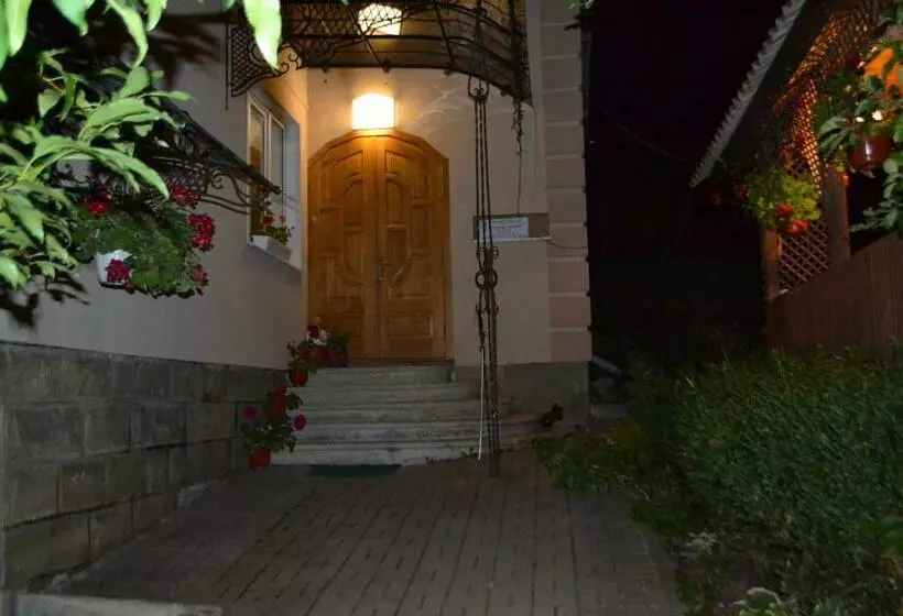 Majatalo Sadyba U Lesi