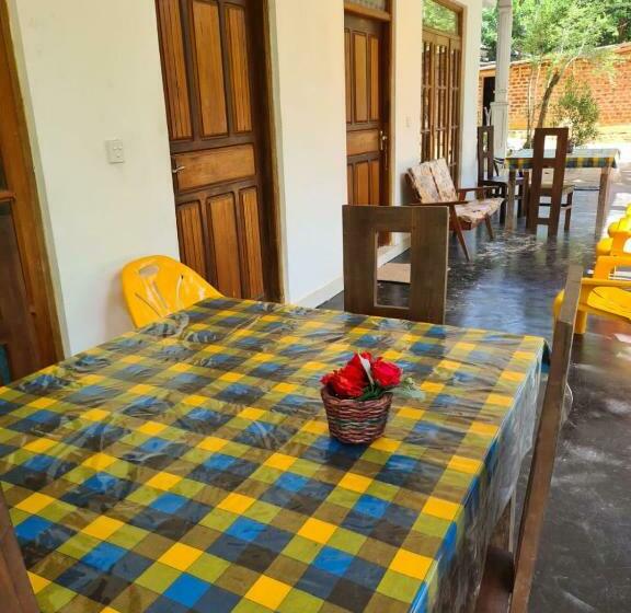 پانسیون Thuruliya Residence