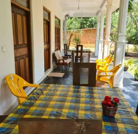 ペンション Thuruliya Residence