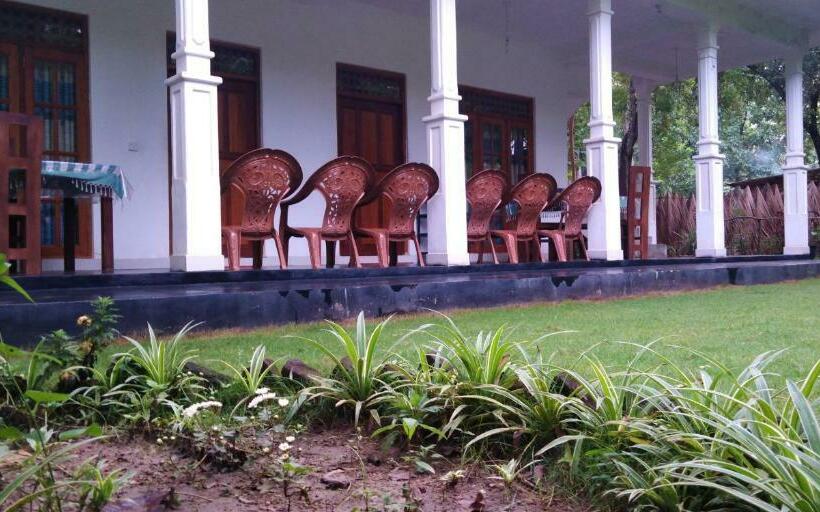 پانسیون Thuruliya Residence