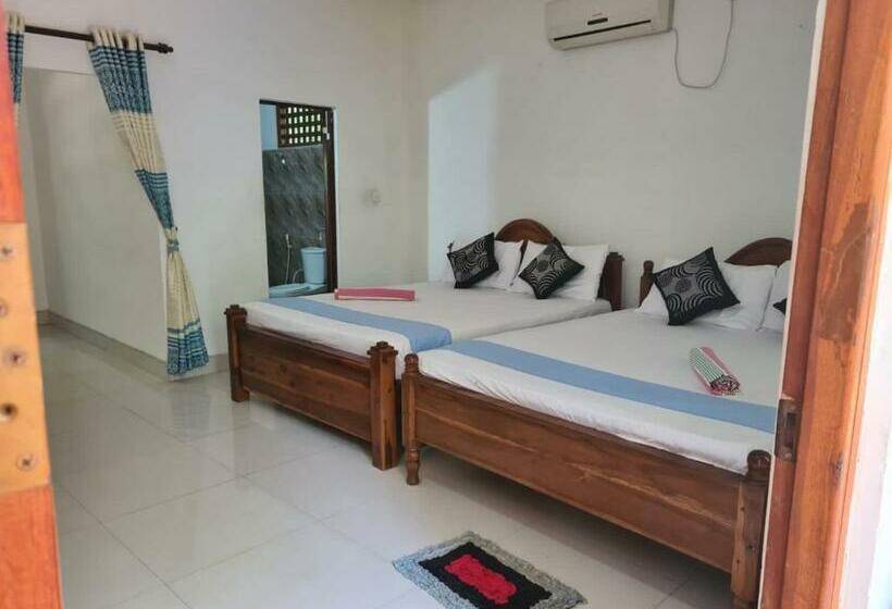 پانسیون Thuruliya Residence