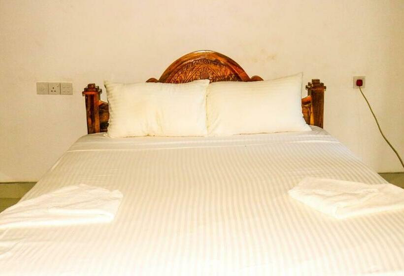 پانسیون Thuruliya Residence