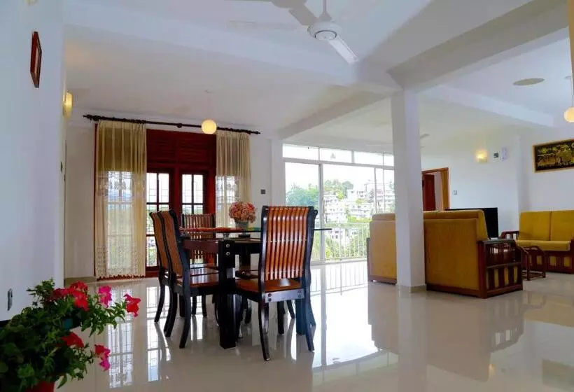 Pensió Villa Serene