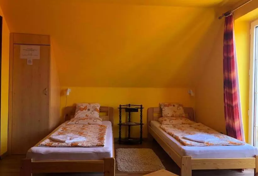 پانسیون óvár 12 Vendégház