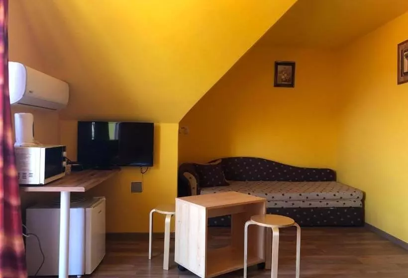 پانسیون óvár 12 Vendégház