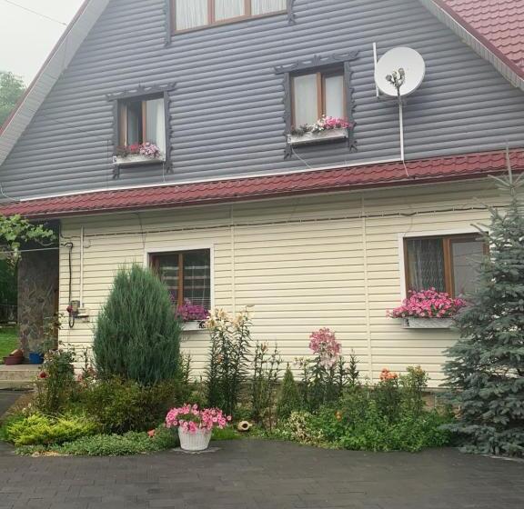 پانسیون садиба зґарда