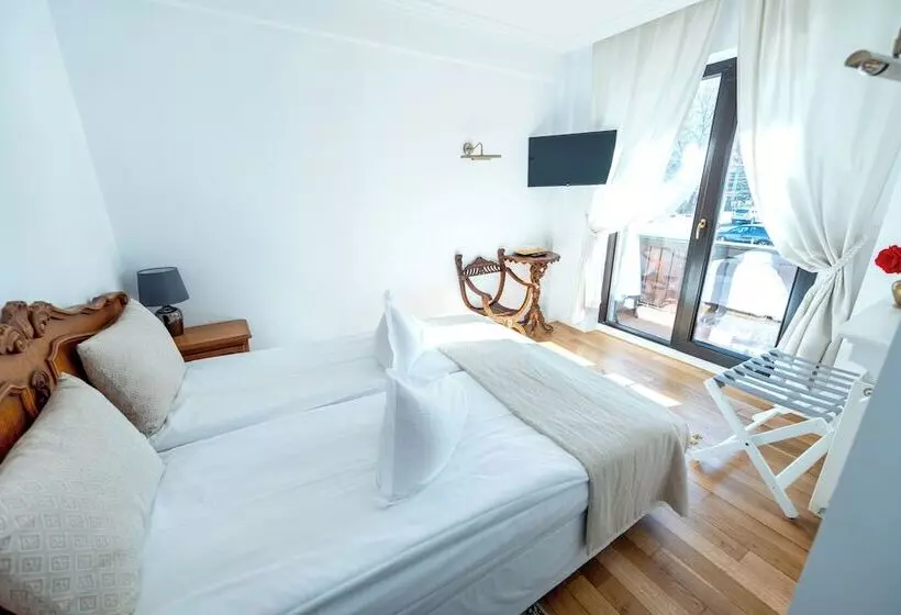 ペンション Casa Din Bran   Inn Center