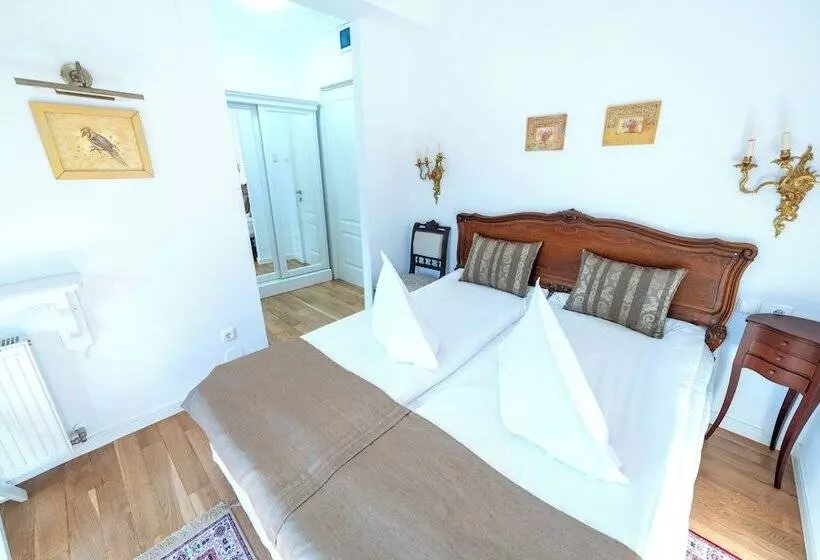 ペンション Casa Din Bran   Inn Center