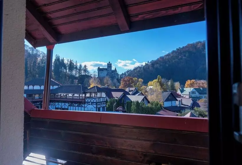 ペンション Casa Din Bran   Inn Center