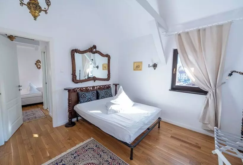 ペンション Casa Din Bran   Inn Center
