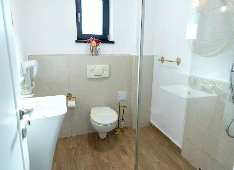 ペンション Casa Din Bran   Inn Center