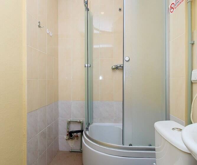 پانسیون Guest House Near Railway Station