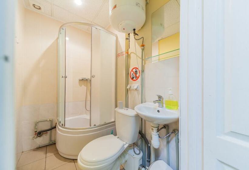 پانسیون Guest House Near Railway Station