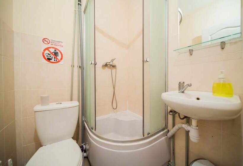 پانسیون Guest House Near Railway Station