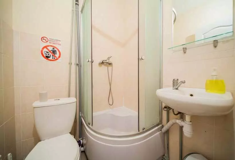 پانسیون Guest House Near Railway Station