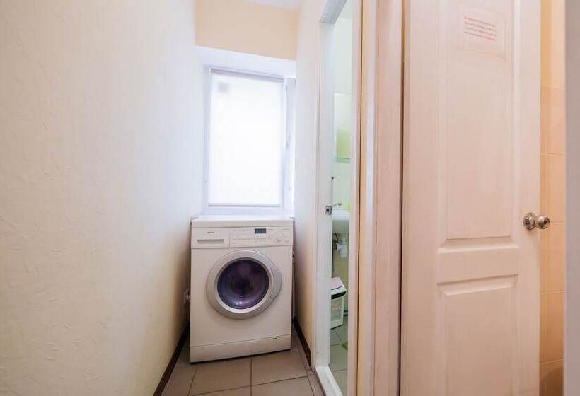 پانسیون Guest House Near Railway Station