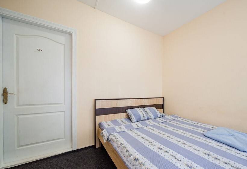 پانسیون Guest House Near Railway Station