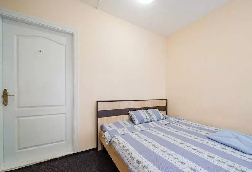 پانسیون Guest House Near Railway Station