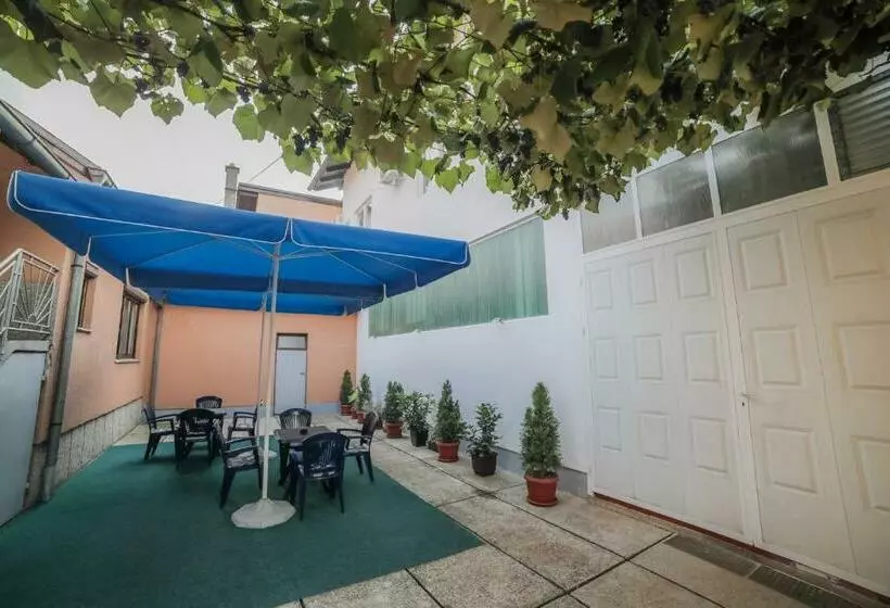 پانسیون Guesthouse Tanja