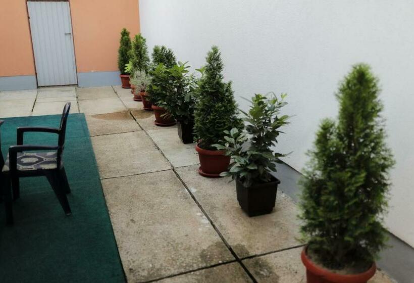 پانسیون Guesthouse Tanja