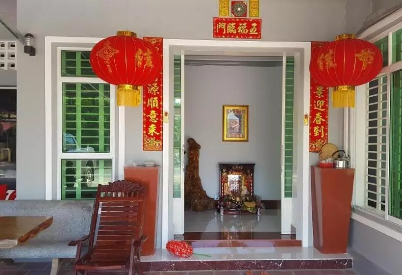 پانسیون Kampongbay Makeng Ii Guesthouse