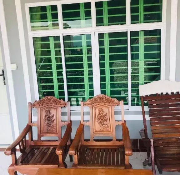 پانسیون Kampongbay Makeng Ii Guesthouse