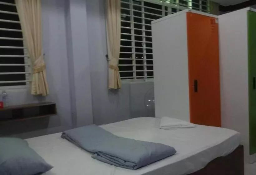 پانسیون Kampongbay Makeng Ii Guesthouse