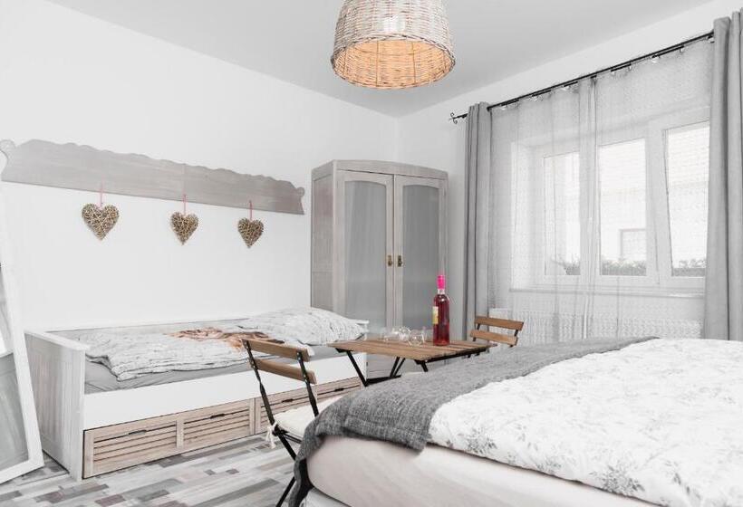 Pensjonat Madárlátta Vendégház