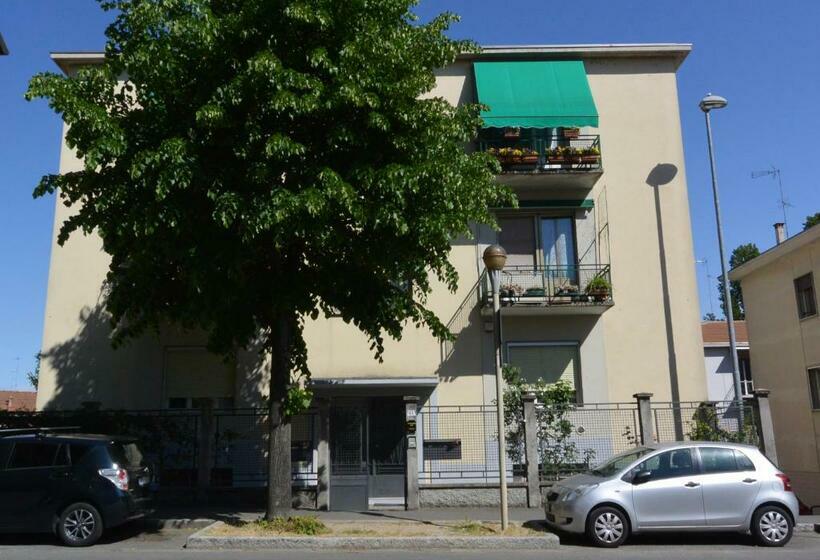 پانسیون Rooms Of Love