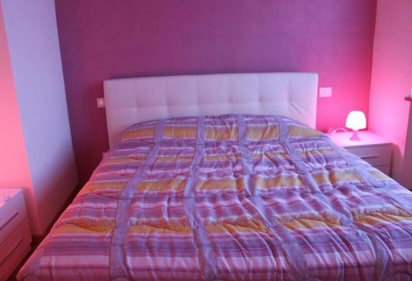 پانسیون Rooms Of Love