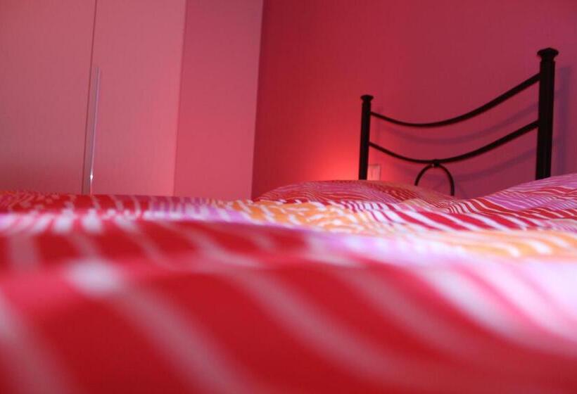 پانسیون Rooms Of Love