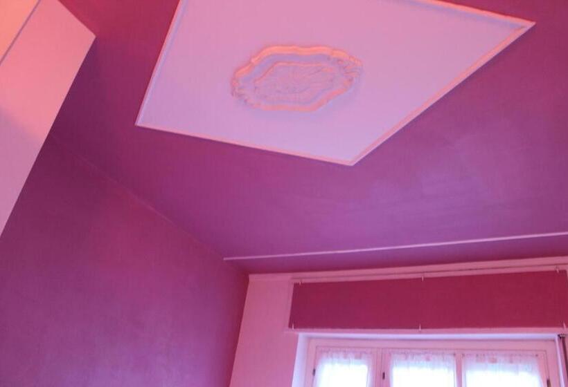 پانسیون Rooms Of Love