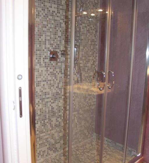 پانسیون Rooms Of Love