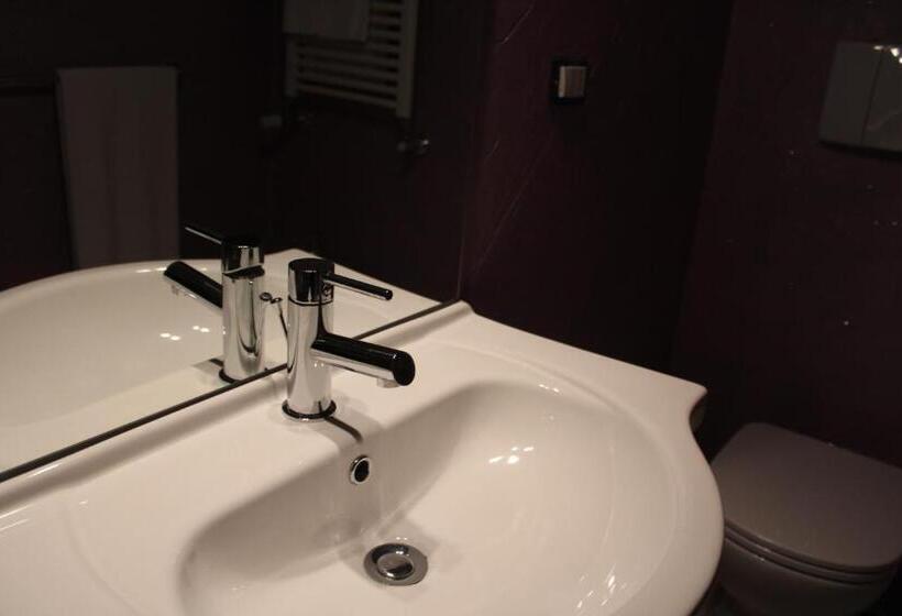 پانسیون Rooms Of Love