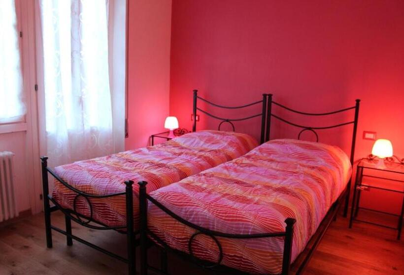 پانسیون Rooms Of Love