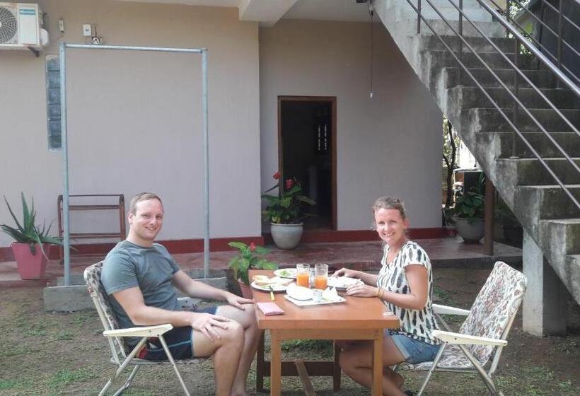 بنسيون The Citadel Guest House