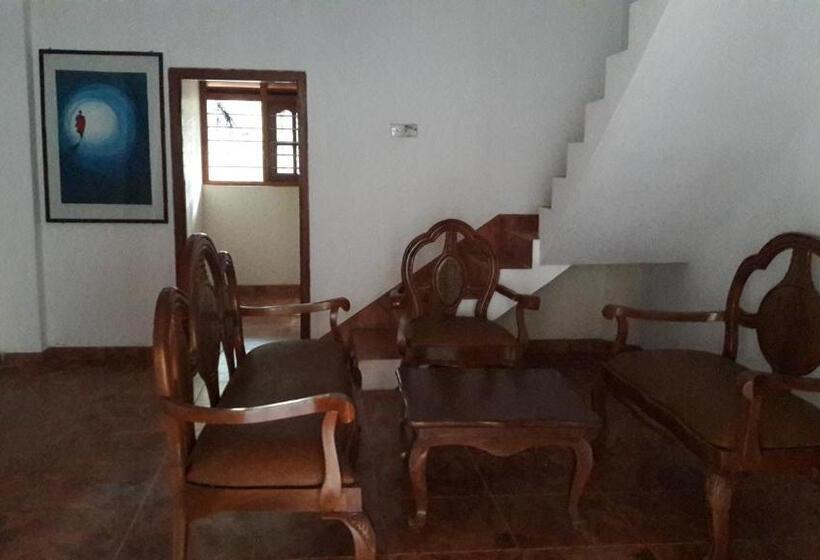 Пансион The Citadel Guest House