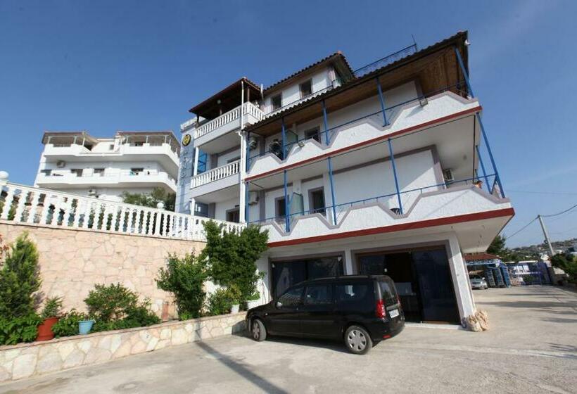 פנסיון Villa Mondi