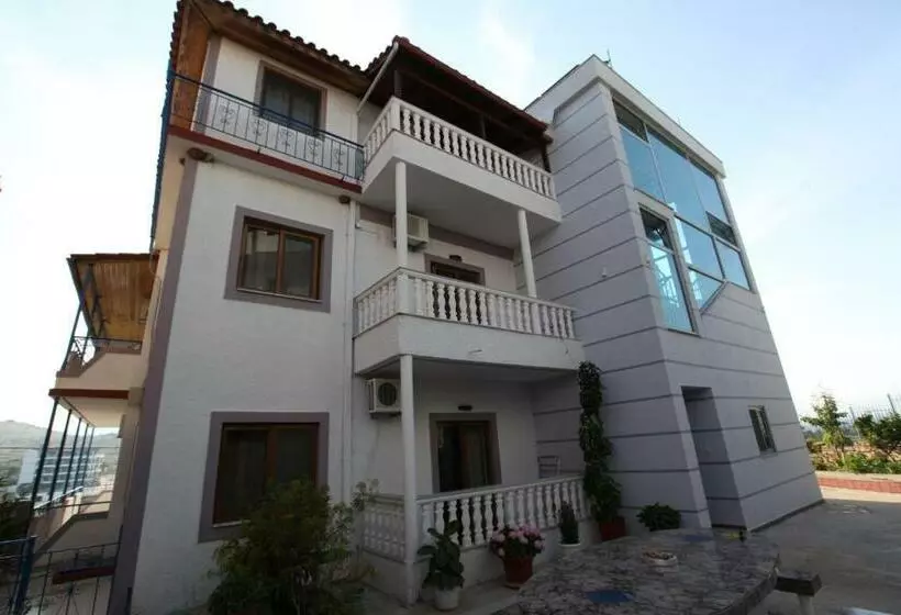 ペンション Villa Mondi