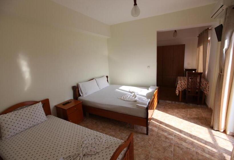 פנסיון Villa Mondi