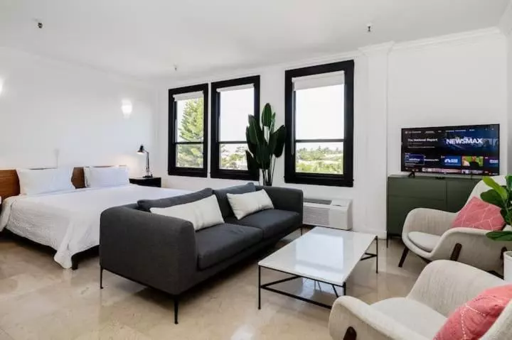 Tropicals Of Palm Beach